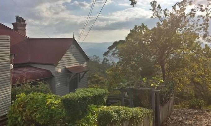Blackheath Cottage | Cecil's Chair - Blackheath Cottage with a View