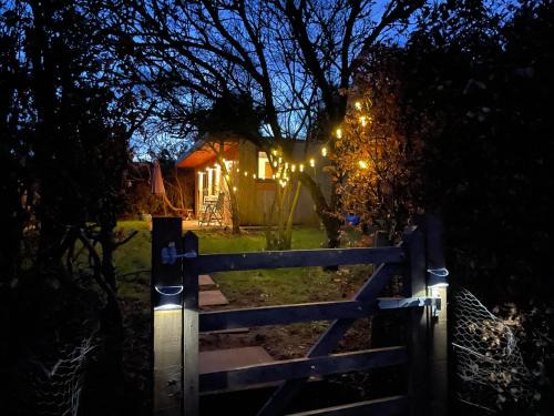 Stourbridge Ski Chalet | Cedar Cabin Holiday Let - Kinver