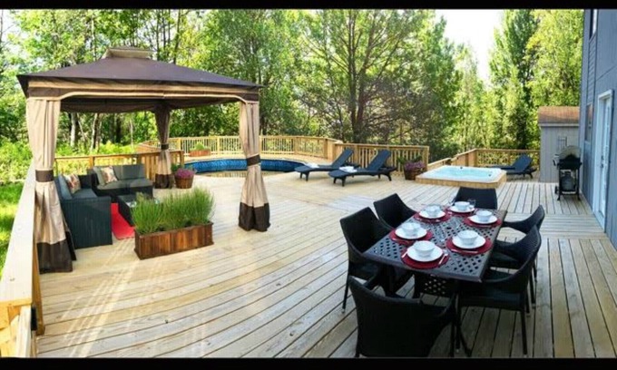 Long Pond Cabin | CEDAR CABIN Stylish Retreat w Onsite Pool, Hot Tub and Fire Pit in the Poconos