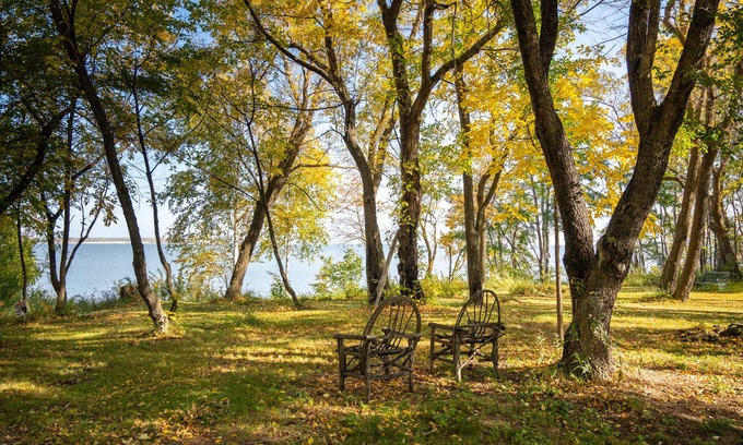 Victoria Beach Cottage | Cedar House on Lakefront Facing Elk Island in Victoria Beach-non-restricted area