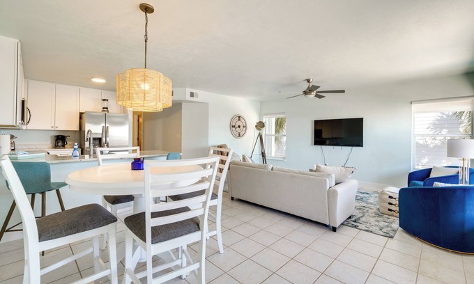 Cedar Key Condo | Cedar Key Condo w/Balcony & Gulf Views!