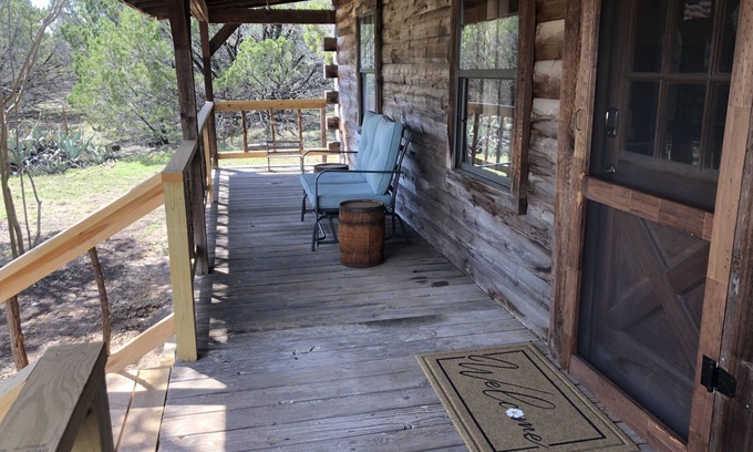 Granbury Cabin | Cedar Ridge Log Cabin on 14 acres - Pet Friendly!