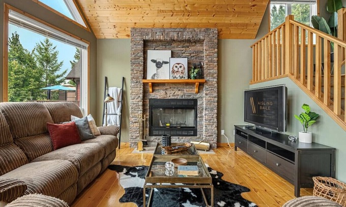 East Kootenay Apartment | Cedar & Sage | Hot Tub | A-Frame | Family Friendly