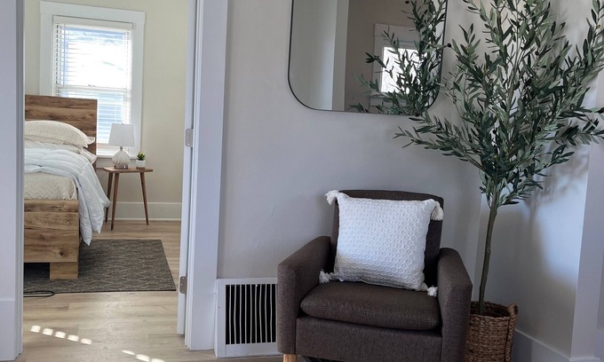 South Central Omaha House | Cedar Street Retreat - Heart of Aksarben!