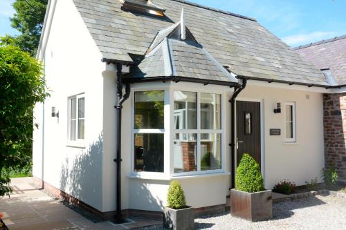 Ruthin House | Cedar Tree Cottage