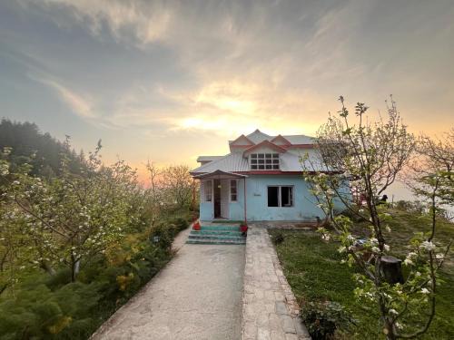 Chachyot House | Cedar Valley Homestay