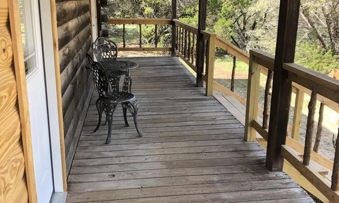 Granbury Cabin | Cedar Vista Log Cabin - Tranquil getaway on 14 acres! Pet Friendly!