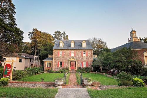 Williamsburg Bed & Breakfast | Cedars of Williamsburg Bed & Breakfast
