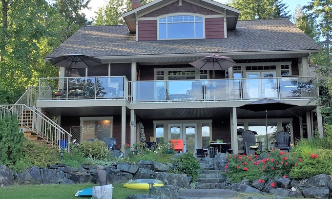 Celista House | Celista Gardens, Large Private Property with Beach, new dock & 2 Mooring Buoys
