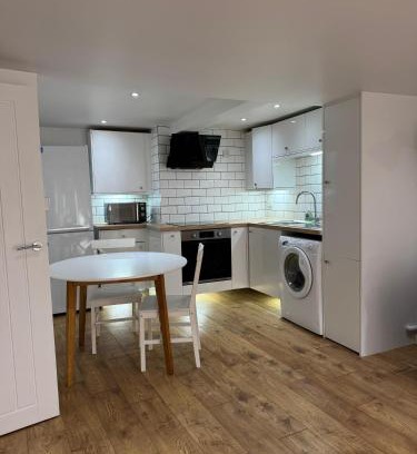 Pontefract Apartment | Cellar Suite