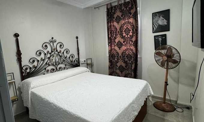 La Linea de la Concepcion House | CENTRAL FAMILY HOUSE