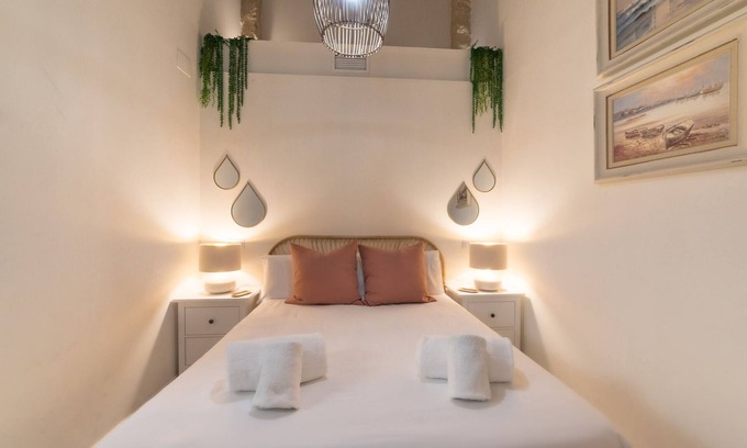 Raval Roig House | Centennial fisherman's house "Casola House"