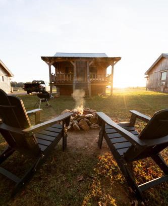 Smithville House | CenterHillLakeCouplesRelaxingCreeksideTinyCabin 4