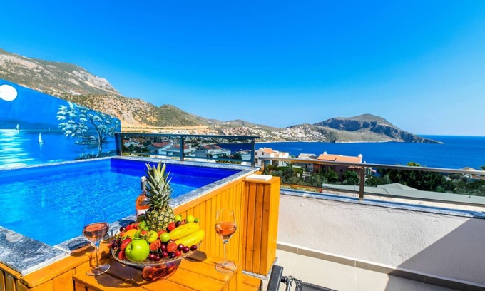 Antalya City Centre Apartment | Central 2 Bedroom Apartment with Private Plunge Pool