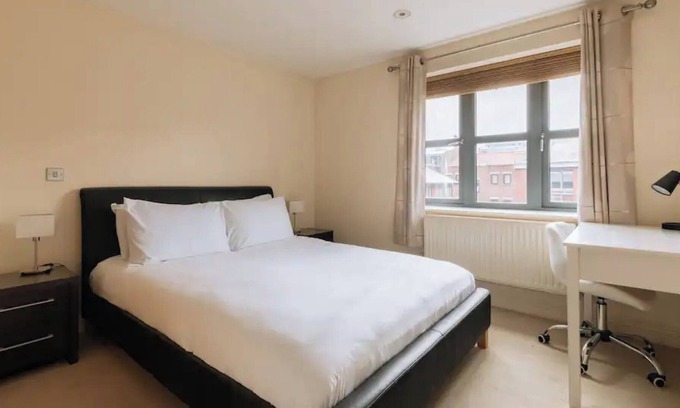 Redcliffe Apartment | Central 2BD Flat - Redcliffe
