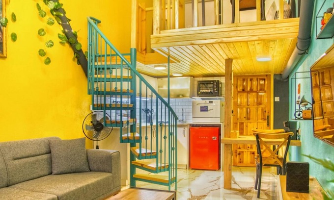 Izmir City Centre Apartment | Central and Colorful Studio Flat in Alsancak