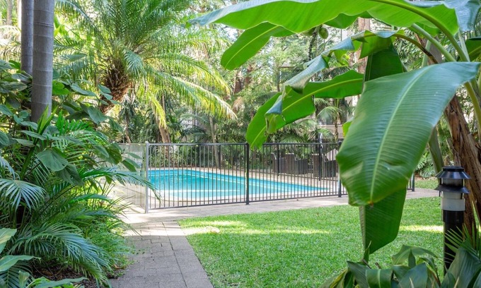 Potts Point Apartment | Central and Secluded Potts Point Paradise with Pool