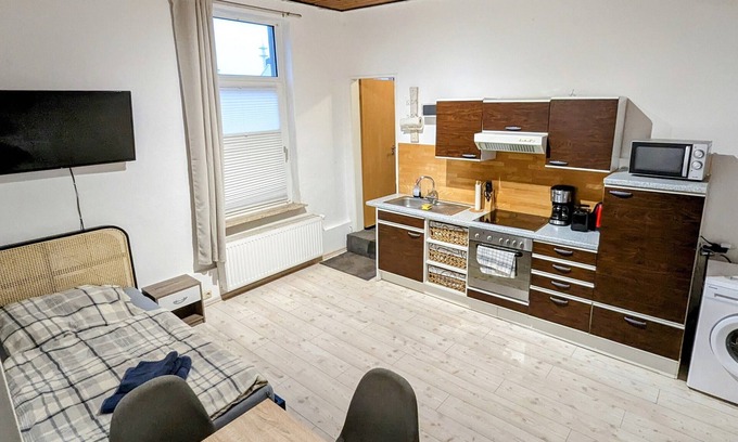 Bant Apartment | Central apartment for 3 people with kitchen & washing machine