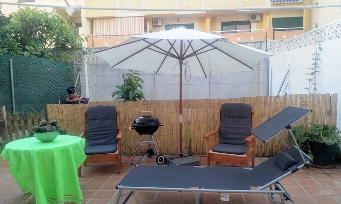 Almunecar Apartment | Central apartment. Large outdoor patio & garage