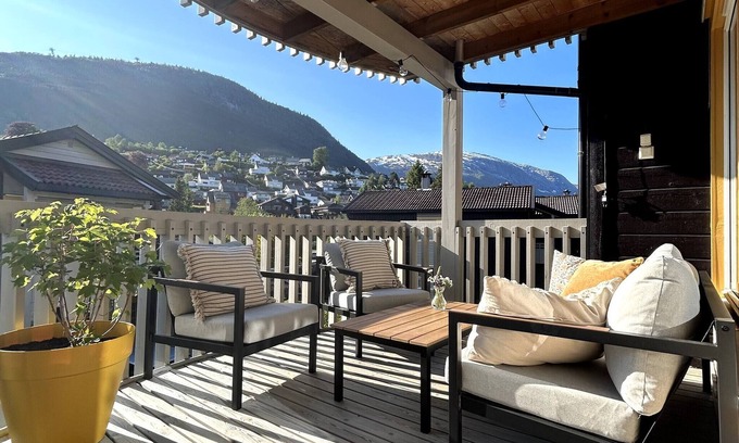 Voss Apartment | Central Apartment with a View