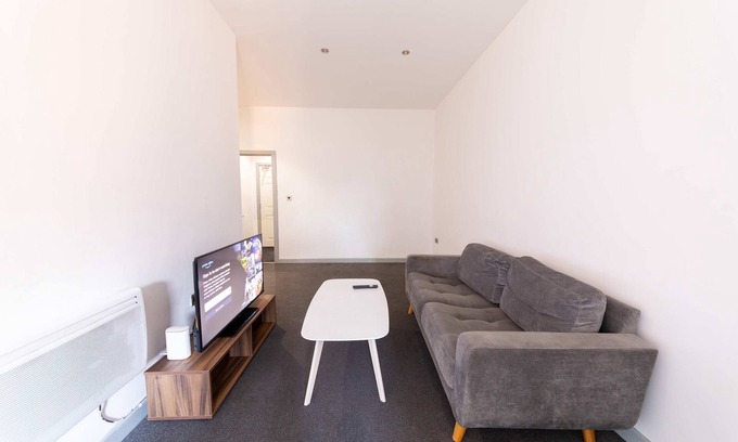Blackburn Apartment | Central Blackburn Budget 1 Bedroom Apartment