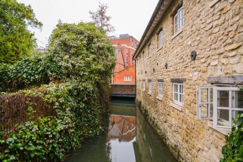 Oxford City Centre Apartment | Central but quiet