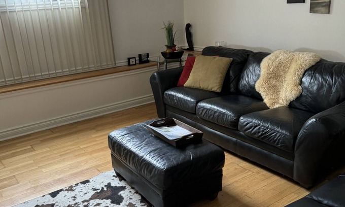 Old Ottawa East Apartment | Central Canal 1 Bdrm w/private entrance, parking, deck. Beautiful area
