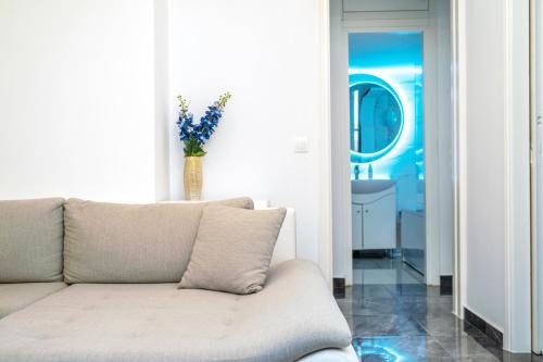 Zografos Apartment | Central Charm