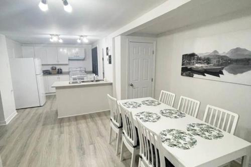 District Wright - Parc - de - la - Montagne House | Central, convenient and comfortable 3 Bedrooms house near downtown Gatineau/Ottawa with free parking