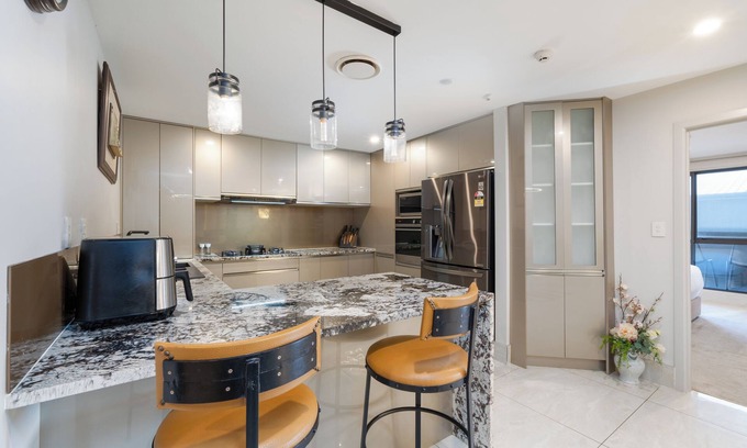 Sandringham House | Central Escape Suites - Sandringham Holiday Home