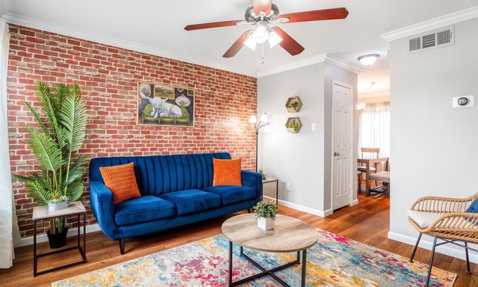 Frisco House | Central Frisco Townhouse | Walk to Cafes & Bars