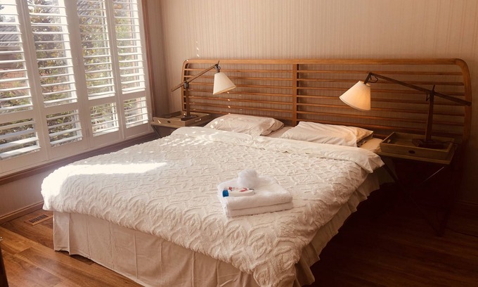 Glen Waverley House | Central Glen Waverley Entire House sleep 12