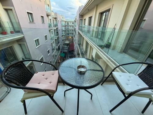 Larnaca City Centre Apartment | Central Large Apt Next to the Beach