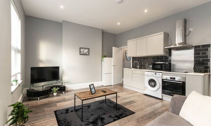 Bristol City Centre Apartment | Central Location*Contractors*Long Stay Discounts