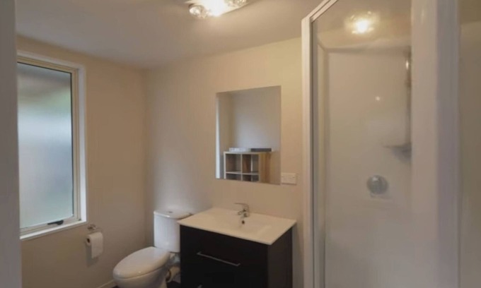 New Brighton Apartment | Central Newbrighton Close to the beach Surfers,walking distance ,family friendly