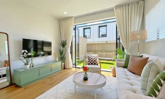 Grey Lynn Condo | Central Oasis Aircon 2BR vs Backyard near Ponsonby