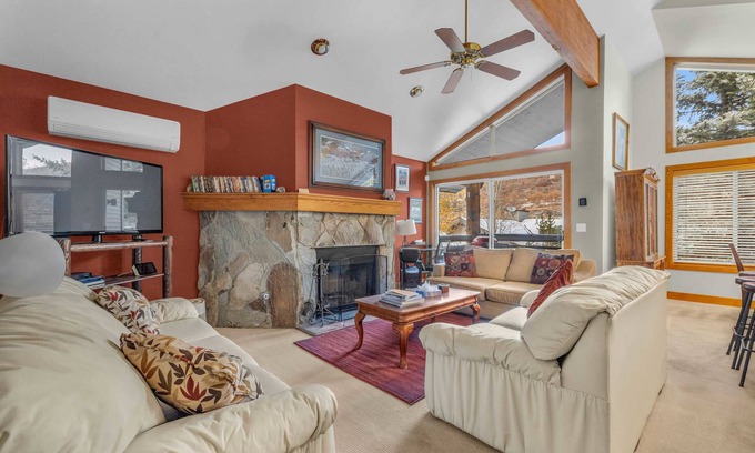 Deer Valley House | Central Park City Getaway with Private Hot Tub