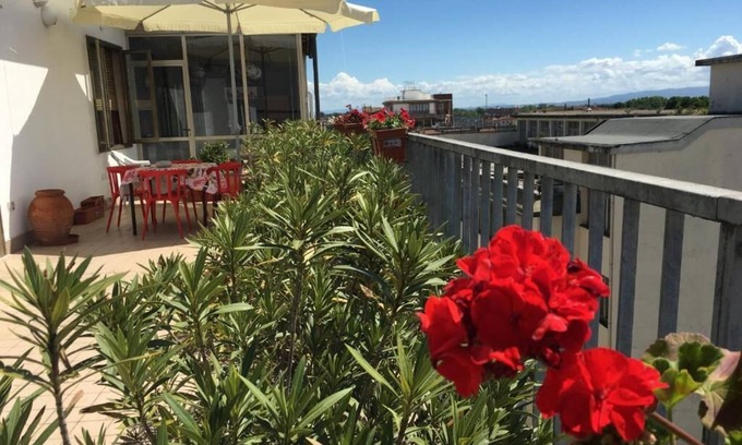 Pisa City Centre Apartment | 🇮🇹 Central Penthouse with Panoramic Terrace – Walk to Pisa Station & City cent