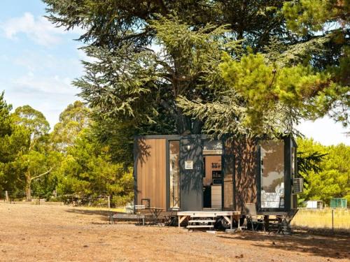 Malmsbury House | Central Ranges Retreat by Tiny Away
