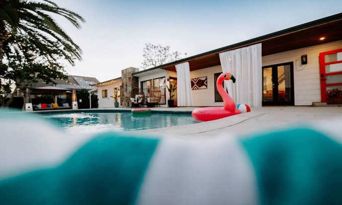 La Mesa House | Central SD Luxury Home+Casita, Pool BBQ Sleeps10