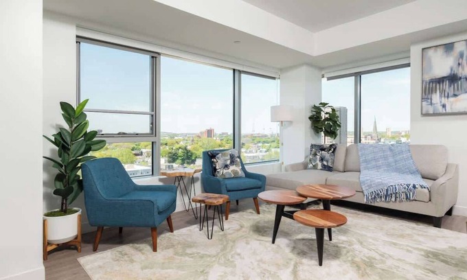 Central Square Apartment | Central Serene Condo King Bed by MIT Harvard GYM