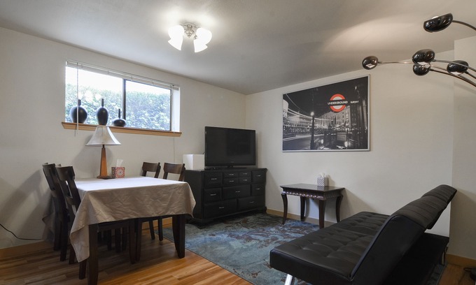 Yesler Terrace House | Central Spot, 4 beds, Stocked Kitchen