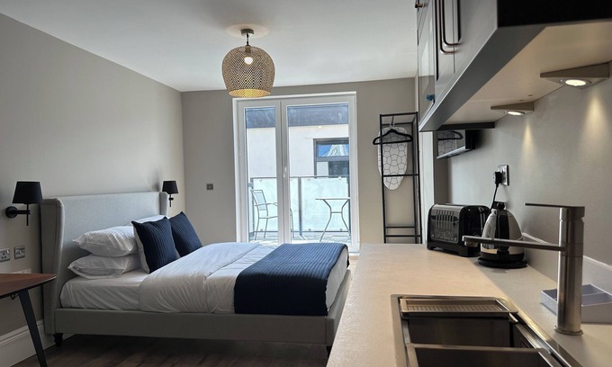 Riverside Apartment | Central Studios