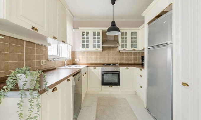Osmanbey Apartment | Central Stylish Flat in Nisantasi