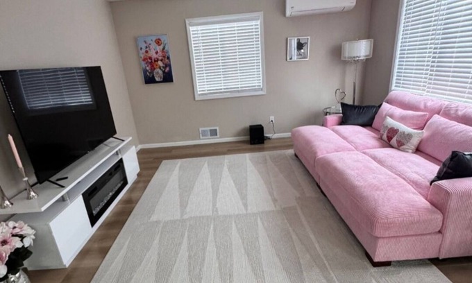 Bismarck House | Centrally Located 2 King Bed 2 Bath