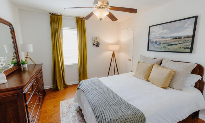 Midtown Apartment | Centrally Located 2BR Overton Square Unit 2 Fast WiFi Free Parking Yes Pets