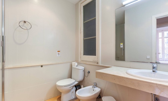 La Nova Esquerra de l'Eixample Apartment | Centrally located apartment with all necessary amenities