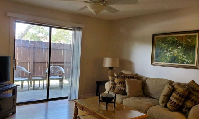 Northwest Pensacola Condo | Centrally located in Pensacola