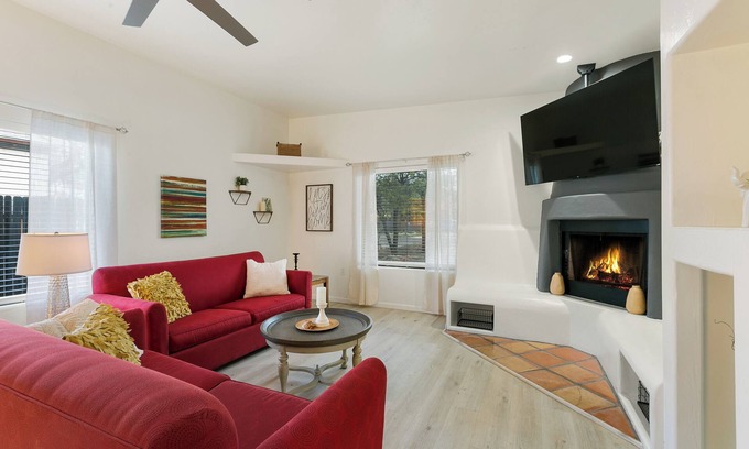 Blenman-Elm House | Centrally Located Modern 4-Bedroom House with Tons of Amenities