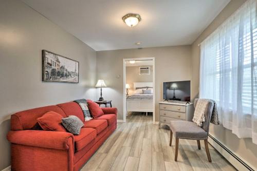 Manito Apartment | Centrally Located South Hill Apartment with Smart TV
